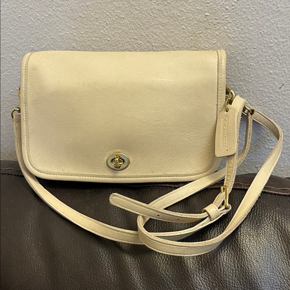 Coach Vintage Leather Shoulder Bag in cream